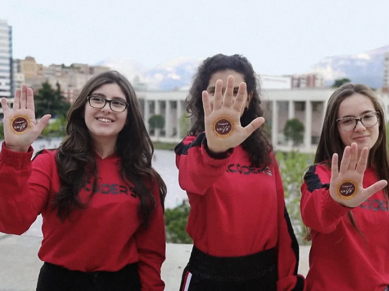 албанская команда девушек программистов