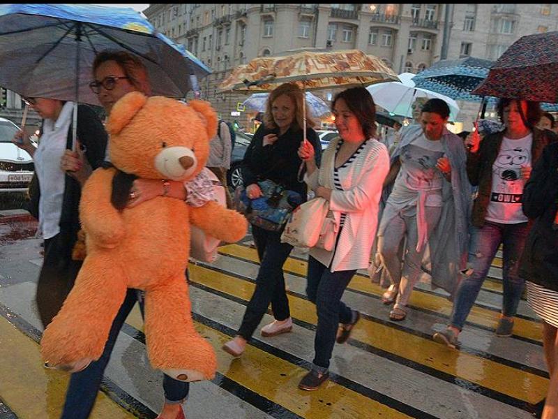 сентиментальный мокрый марш в москве 